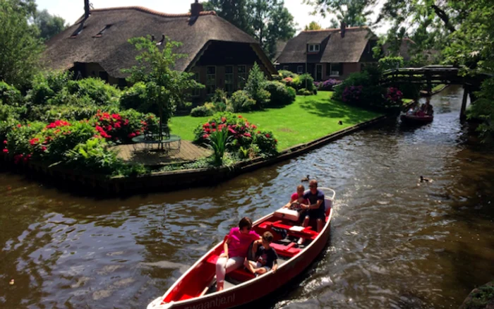 Imagine din Giethoorn, Veneţia Nordului Foto Sînziana Ionescu