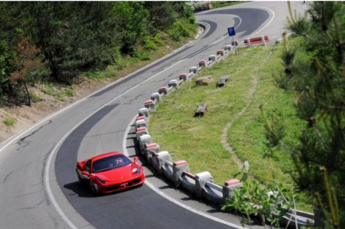 Horatiu Ionescu Cristea, la volanul unui Ferrari 458 Chalange FOTO Bogdan Barabas