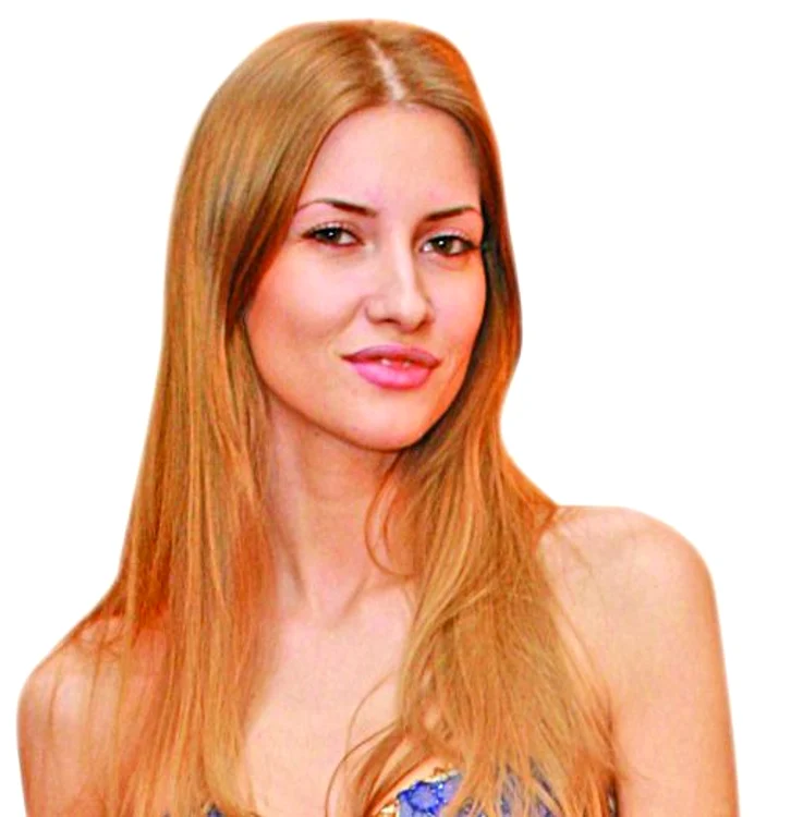 
    Iulia Albu  