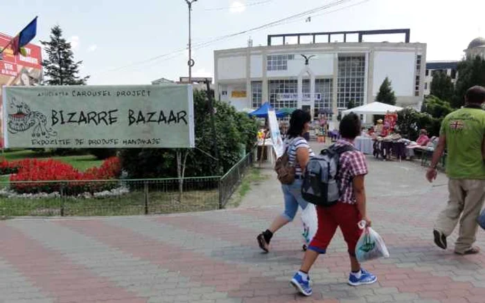 Expoziţie handmade în aer liber la Slatina... (FOTO: Mugurel Manea)
