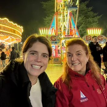 Sarah Ferguson în Parcul Windsor cu fiica ei, Prințesa Eugenie. FOTO: Instagram