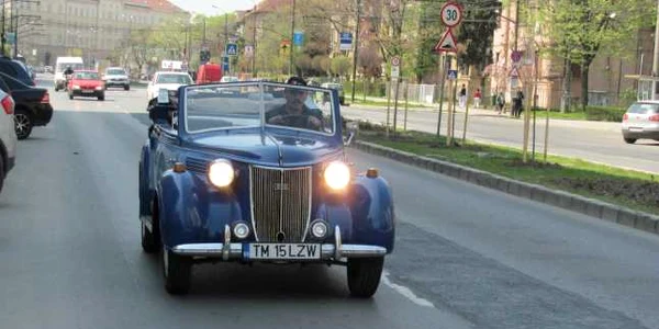 Auto Union Wanderer condusă de Nicolae Strugariu