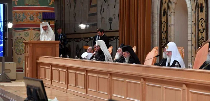 Patriarhul Daniel, adresându-se celor 350 de ierarhi ruşi FOTO Basilica.ro