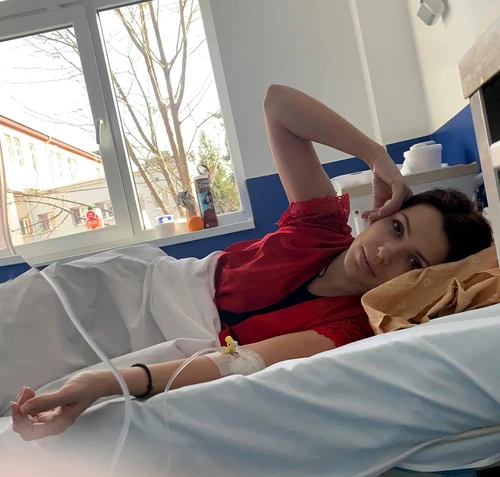celia pe patul de spital jpeg