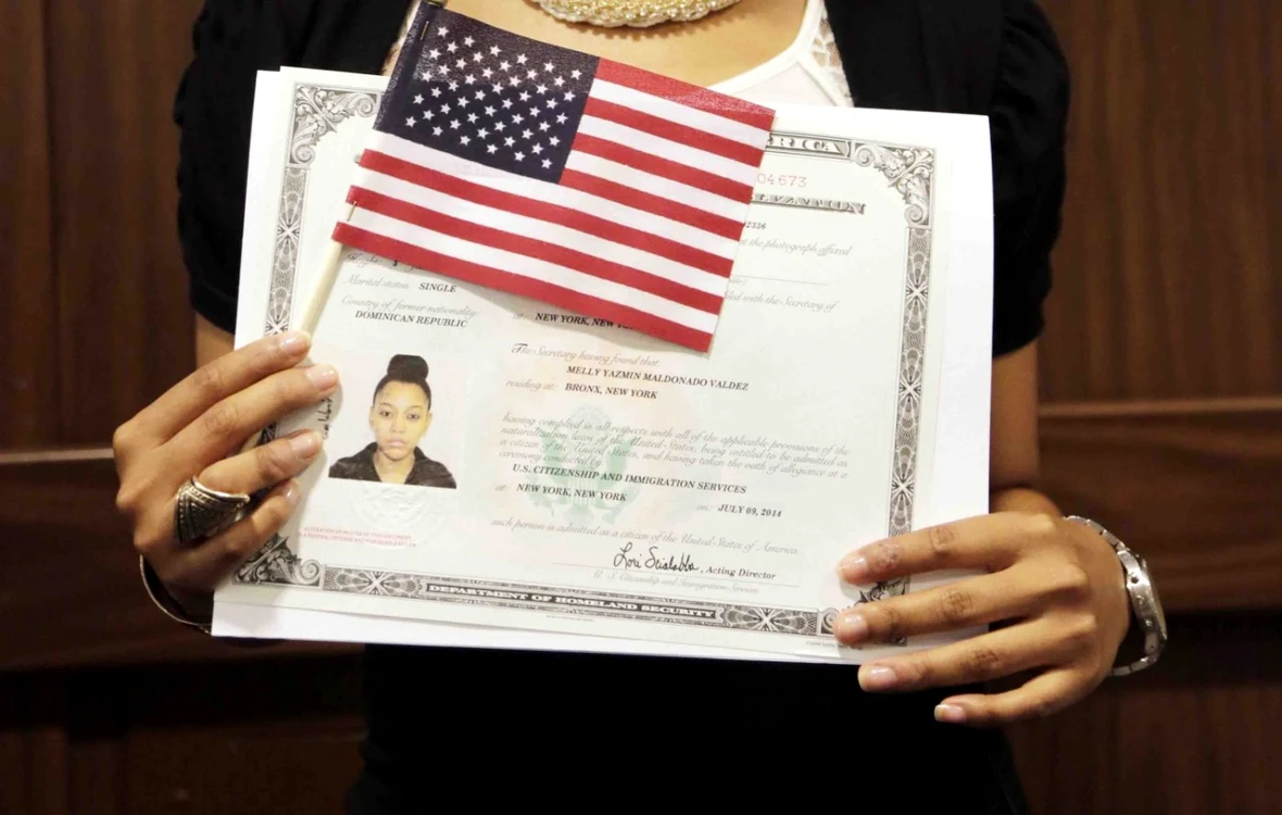 Printre condiţiile pentru obţinerea cetăţeniei americane se numără şi cea potrivit căreia aplicantul trebuie să aibă rezidenţă permanentă legală FOTO AP