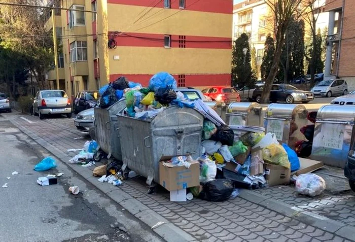 Gunoaiele vor fi ridicate după câteva zile de pauză. Foto: alba24.ro