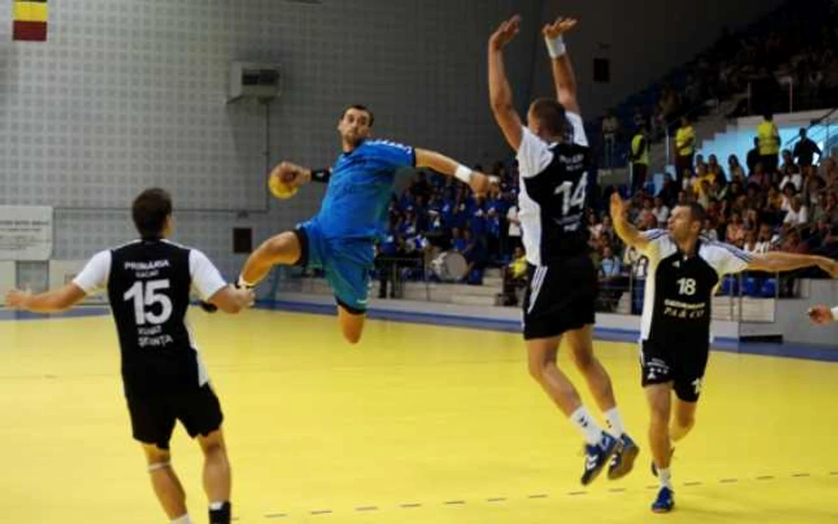 Reşiţa: VIDEO Handbaliştii vicecampioni de la UCMR au început cu o victorie categorică noul sezon (GALERIE FOTO)