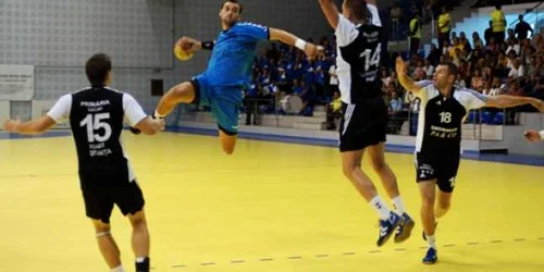 Reşiţa: VIDEO Handbaliştii vicecampioni de la UCMR au început cu o victorie categorică noul sezon (GALERIE FOTO)