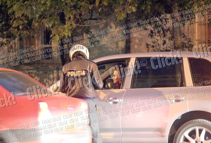Poliţistul a  avut intenţia să  o amendeze