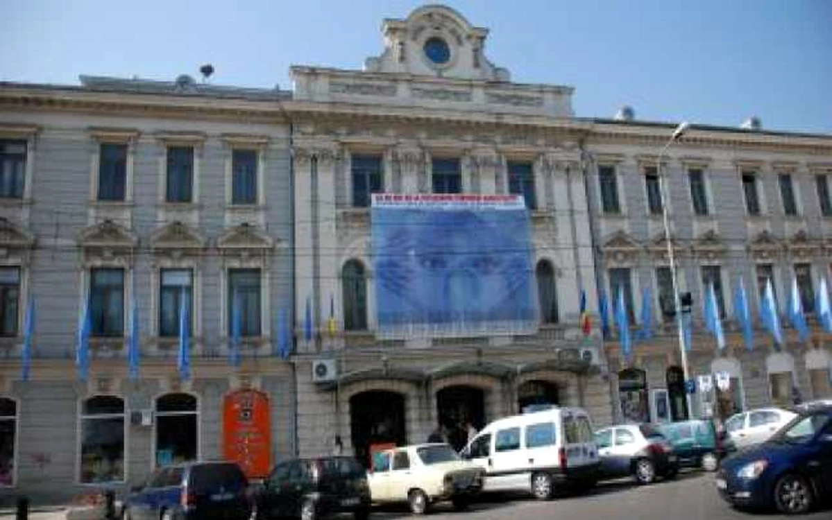 Brăila: Spectacolul 10.200. Ridicaţi cortina!