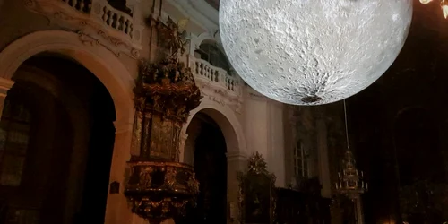 cluj luna plină biserica piaristilor. foto remus florescu