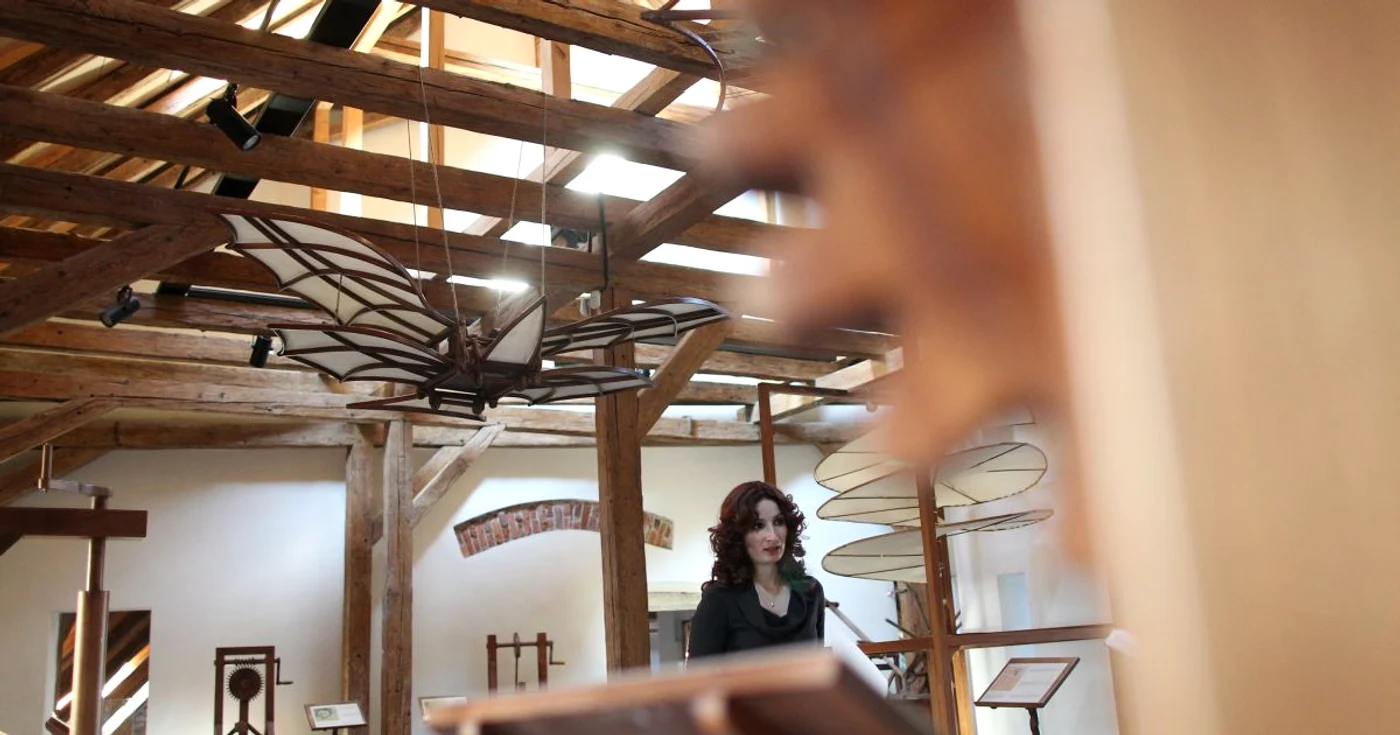 Cele 40 de masini sunt reproduse dupa dimensiunea si indicatiile lui Da Vinci