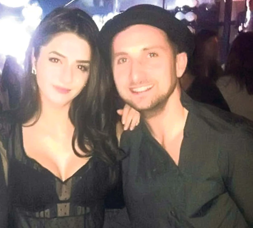 
    Dani Oţil şi Miruna Lică s-au distrat în Caraibe, iar azi revin la Antena 1Foto: Arhiva personală  
