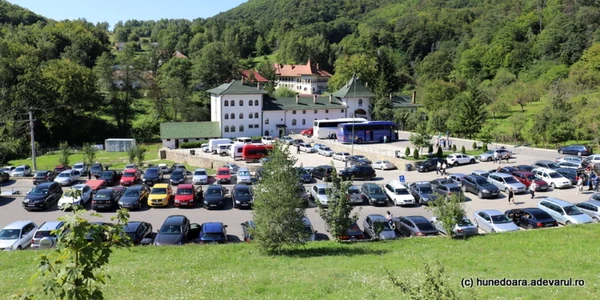 manastire hunedoara prislop si nandru foto daniel guta adevarul