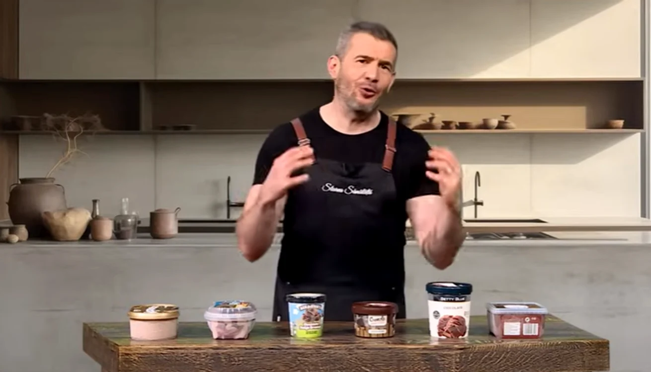 Dragoș Pătratu a analizat compoziția înghețatei din comerț. FOTO captură YouTube