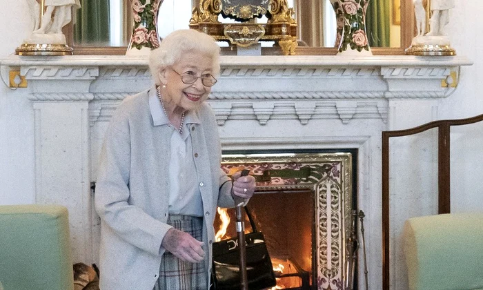 Regina Elisabeta a II a a parut fragila la intalnirea cu Liz Truss de la Castelul Balmoral (5) jpg