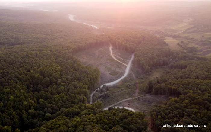 Autostrada Lugoj - Deva, zona unde vor fi construite tunelurile. Foto: Daniel Guță. ADEVĂRUL
