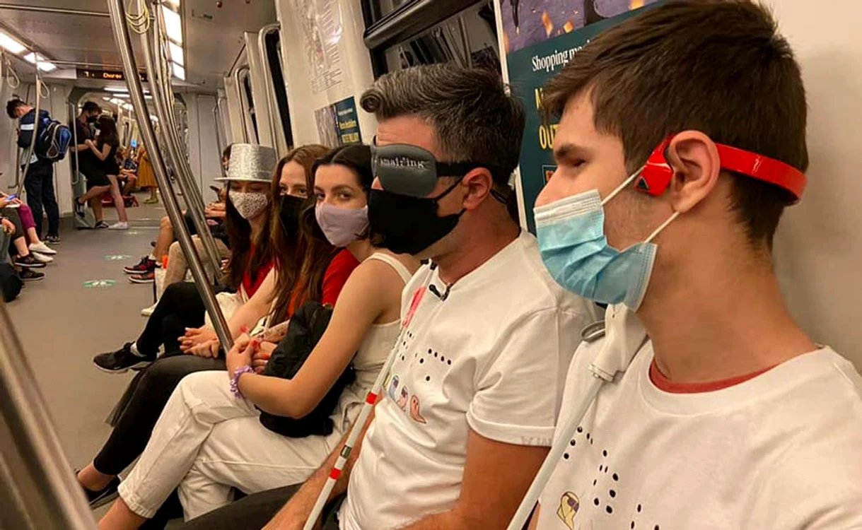 Cântăreața Sore s-a folosit de bastonul alb