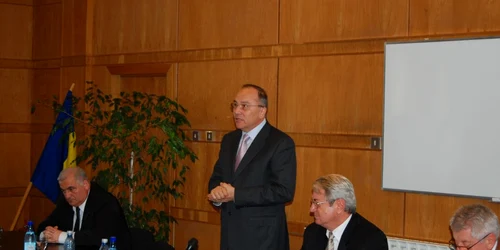 Râmnicu Vâlcea: Gheorghe Gogârnoiu la prezentarea bilanţului pe 2009