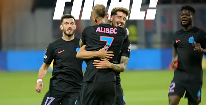Miculescu, luat în brațe de Alibec după gol  FOTO Captură Facebook FCSB