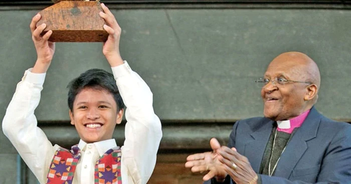 Kesz a primit premiul de la Desmond Tutu