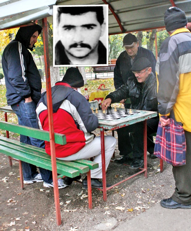 
    Pasionaţii de şah  şi table din Parcul  Moghioroş ştiau  că ucigaşul este  şofer de tir  