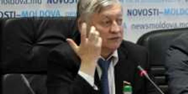 EDUARD BÂZGU Anatoli Karpov, multiplu campion mondial
