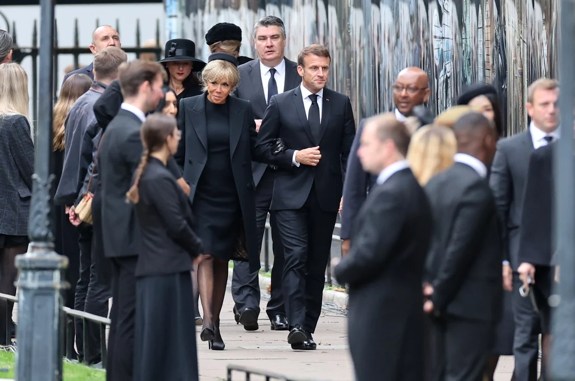 Macron la Westminster Abbey la inmormantarea Reginei Elisabeta (5) jpg
