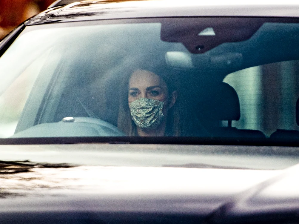 
    Kate Middleton, la volanul mașinii personaleFoto: Profimedia  