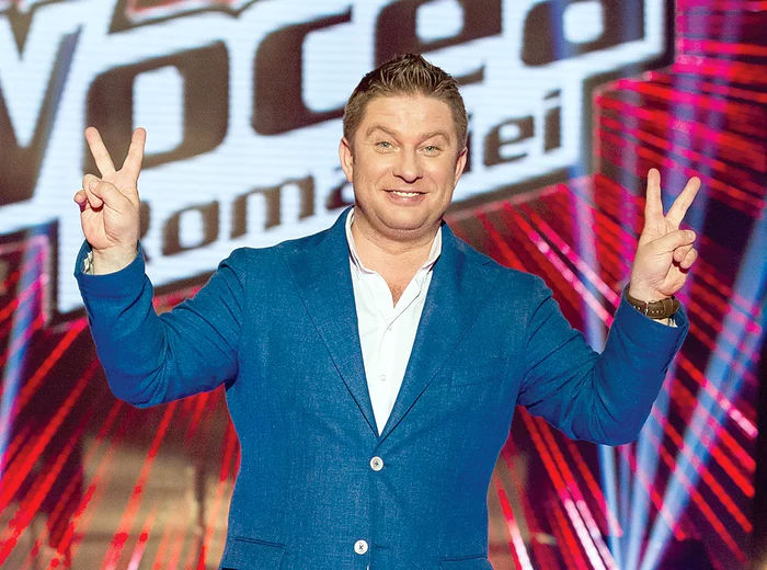 
    Actorul se pregăteşte de galele live la «Vocea României»,  merge la preselecţii prin ţară cu «Românii au talent»,  iar toamna asta a bifat şi 7 piese de teatru la «Odeon»  
