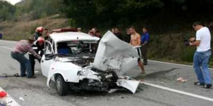 Târgu-Jiu: Un sfert din accidentele rutiere din Gorj s-au produs în zone cu depăşirea interzisă