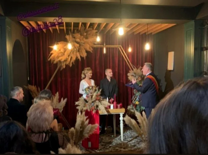 
    Alex Mitriță și Alessia, iubita lui, au făcut cununia chiar în localul din Craiova FOTO: Instagram  