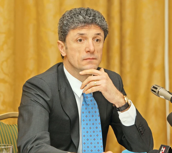 
    Gică Popescu ar putea reveni în fotbal  