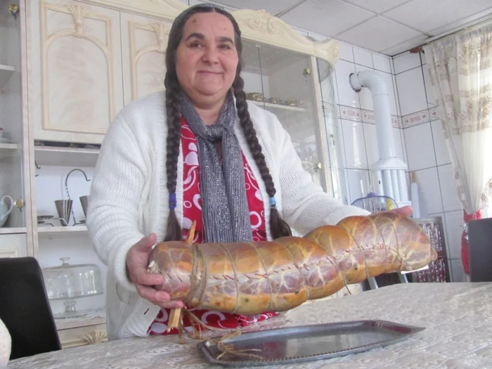 Bandaretul, preparat traditional tiganesc din muschi de porc