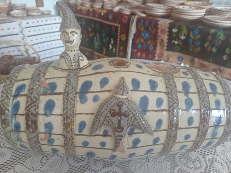Colecția familiei Giubega piesă realizată de Gheorghe Giubega cu un secol în urmă la Horezu Sursa Sorin Giubega pentru Adevărul jpeg