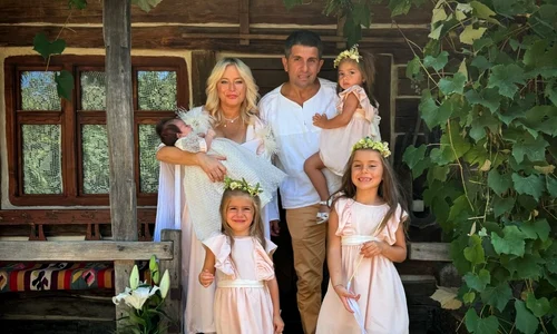  “Tot ce mi-am dorit mai mult… Botezul Aidei, Maramureș!”, a notat Laura Cosoi pe pagina ei de Instagram