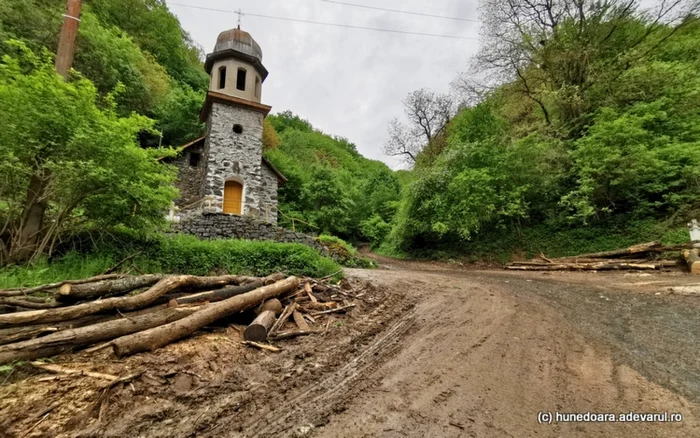 Biserica Ruda 12 Apostoli, de pe Drumul Aurului. ADEVĂRUL. Foto: Daniel Guţă