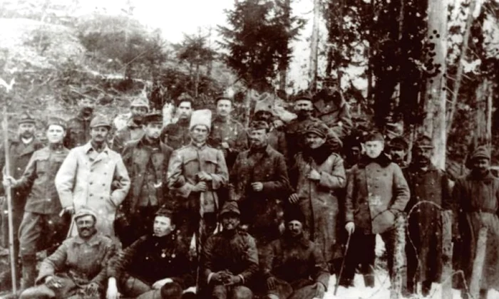 „Am blestemat pădurea şi soarta care ne silea să ne ucidem frate pe frate!“ jpeg