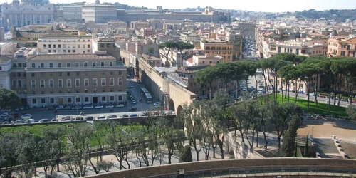 Tunelul de evacuare pentru Papa FOTO slate.com