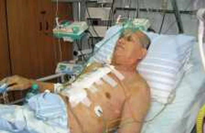 Teodor Abaza (72 de ani) a trecut cu bine de operaţia pe cord deschis