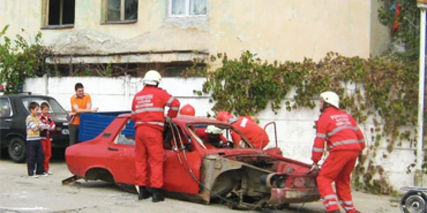 Pompierii i-au încântat pe cei mici