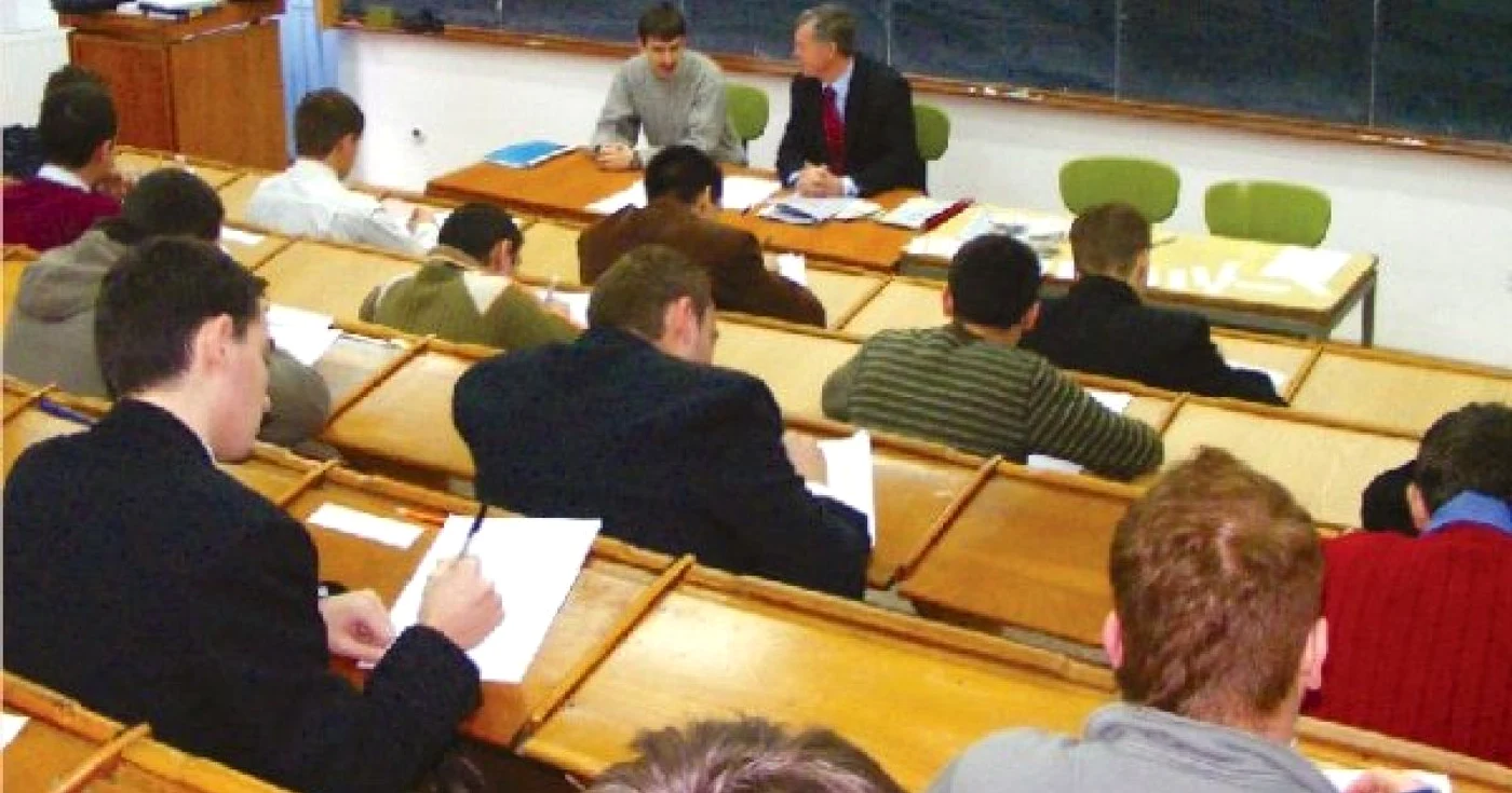 Rectorii de azi îşi amintesc de studenţie