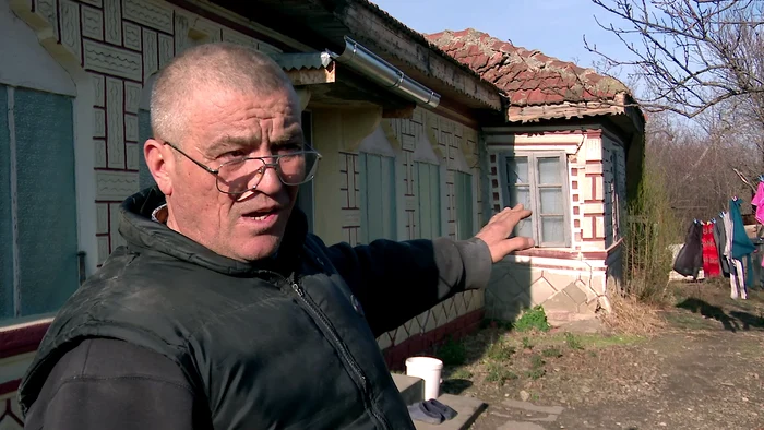 Domnul Titi crede că mâncarea și îmbrăcămintea nu mai au calitatea de odinioară. FOTO I. Bunilă