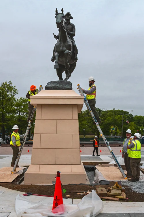 Statuia lui Caesar Rodney a fost reinstalată FOTO: X
