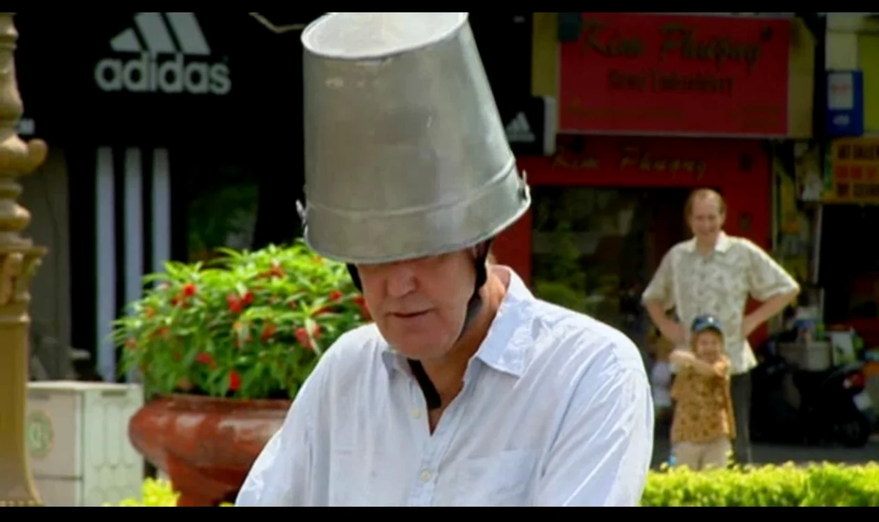 
    clarkson si sotia  