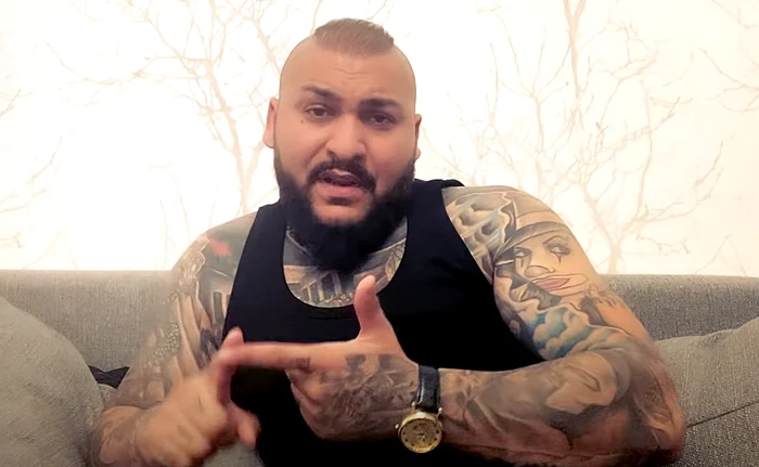 Dani Mocanu face acuzaţii la adresa poliţistului Emanuel CroitoruFoto: Captură Dani Mocanu / Primul vlog