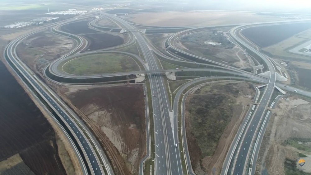 Cele mai mari noduri de autostradă din România, construite în trei orașe care însumează 100.000 de locuitori