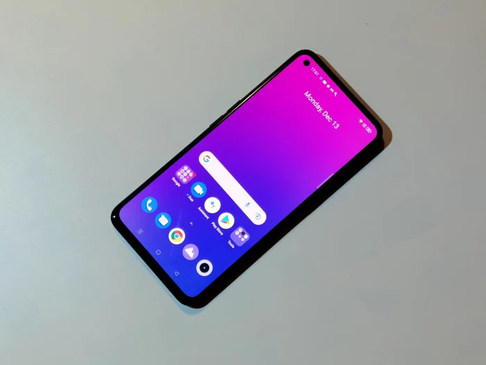 realme GT Neo2. FOTO Adrian Pogîngeanu