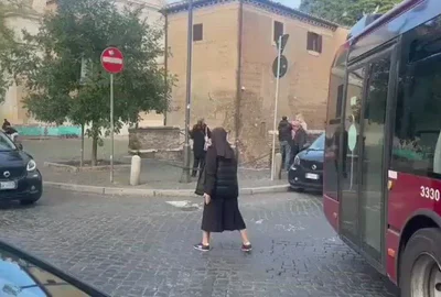 cCeHJPyLIcA2GsRs mp4 thumbnail png