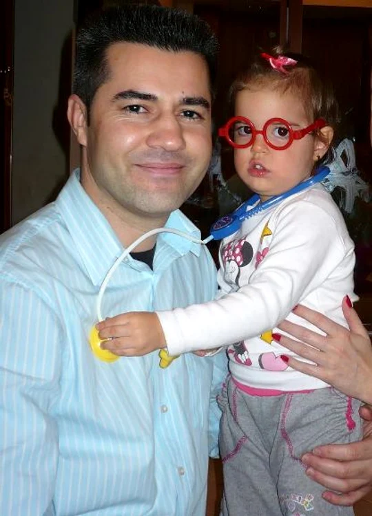 Avocatul împreună cu fetiţa